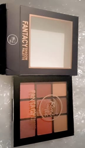 Customer photo review of Rivaj Fantasy Eyeshadow (9 in 1)