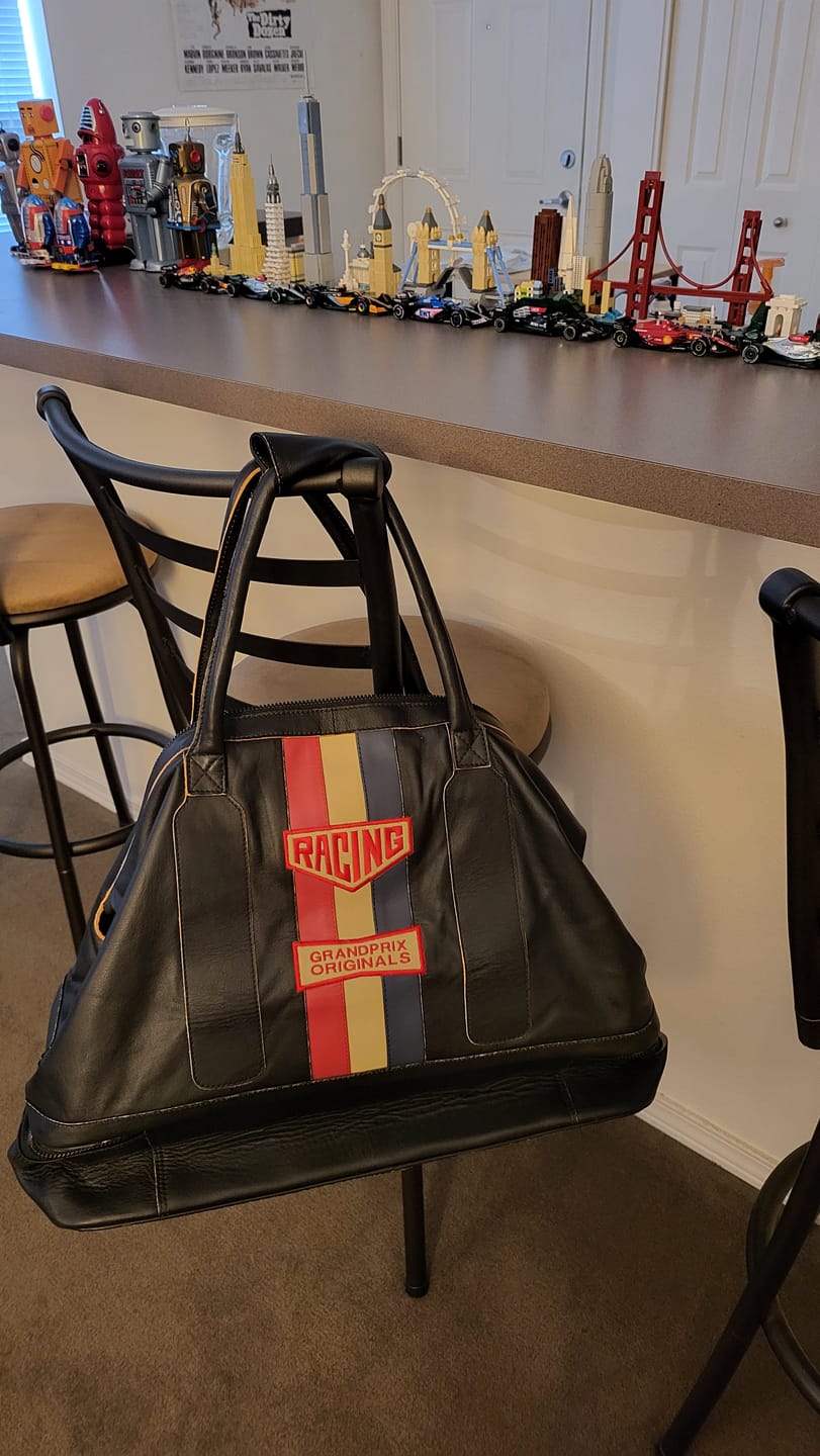 Customer photo review of Vintage Leather Track Sport Dual-Compartment Bag (Limited Edition, Numbered)