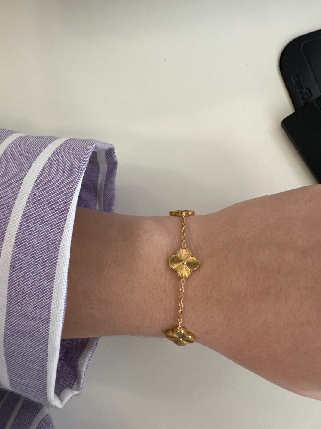 Customer photo review of Shine Clover Armband | 18K vergoldet