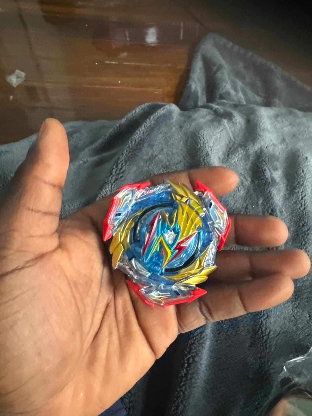 Customer photo review of Takra Tomy  Ultimate Valkyrie Variable'-9 Burst DB Beyblade B-193