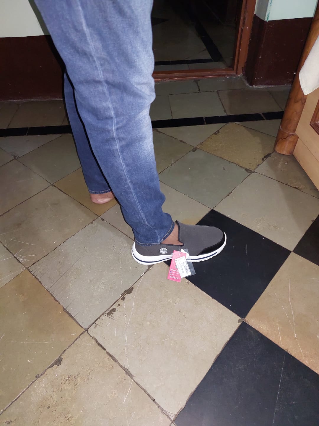 Customer photo review of Bacca Bucci Men's Comfortable Lightweight Walking Shoes