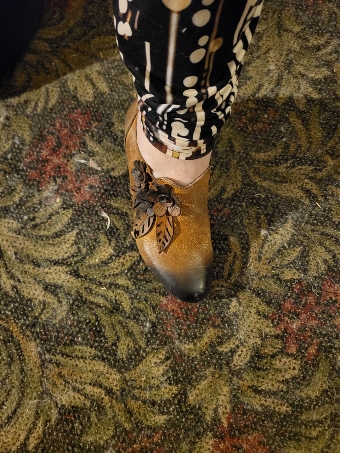 Customer photo review of Retro Handmade Floral Leather Low-Heel Pumps