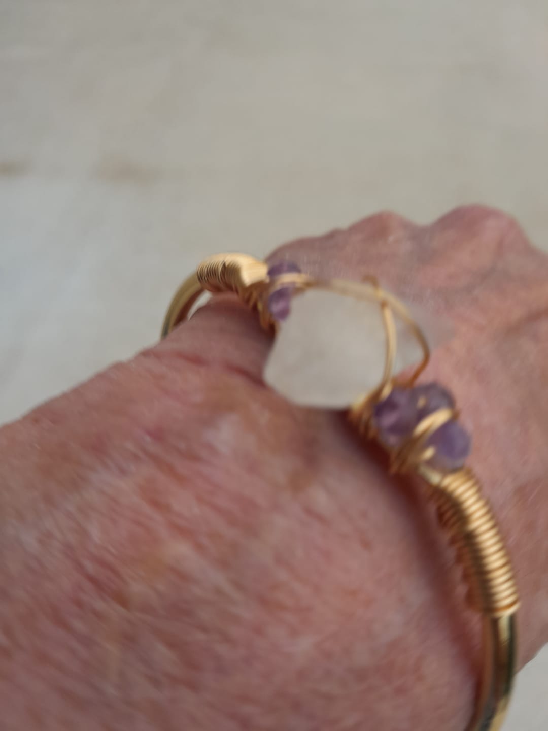 Customer photo review of Bracelet "Intuitive" - Cristal de roche et Améthyste