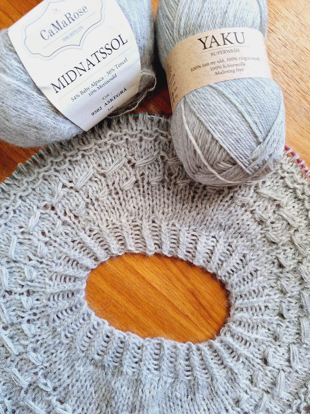 Customer photo review of Midnatssol  (54% Baby Alpaca / 10% Lana Merino / 36% Tencel)