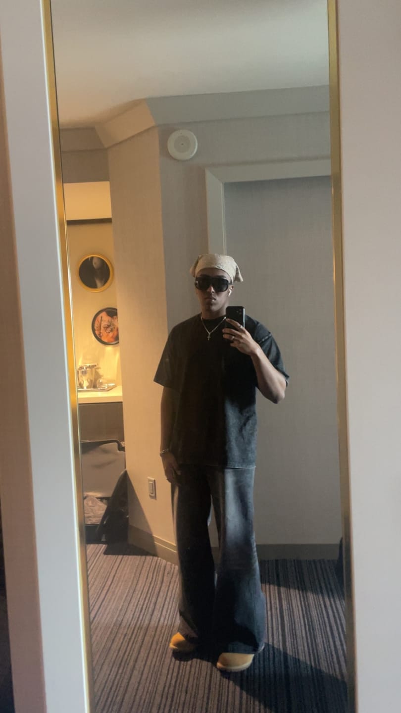 Customer photo review of Aelfric Eden Baggy  Folds Jeans