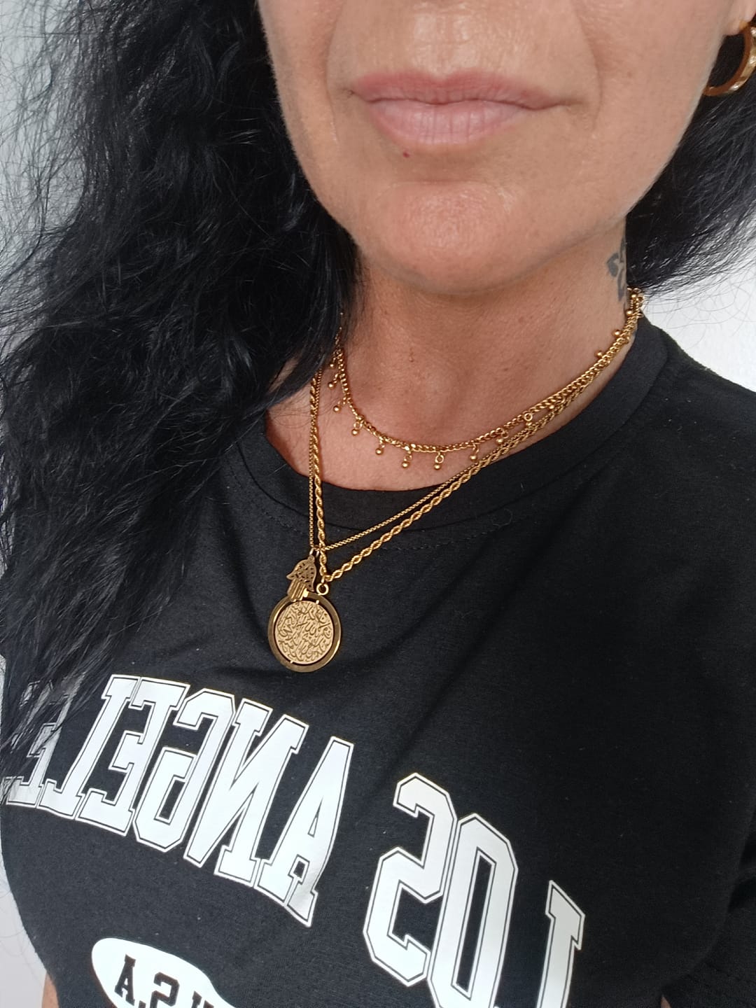 Customer photo review of Dangling Dotted Halskette