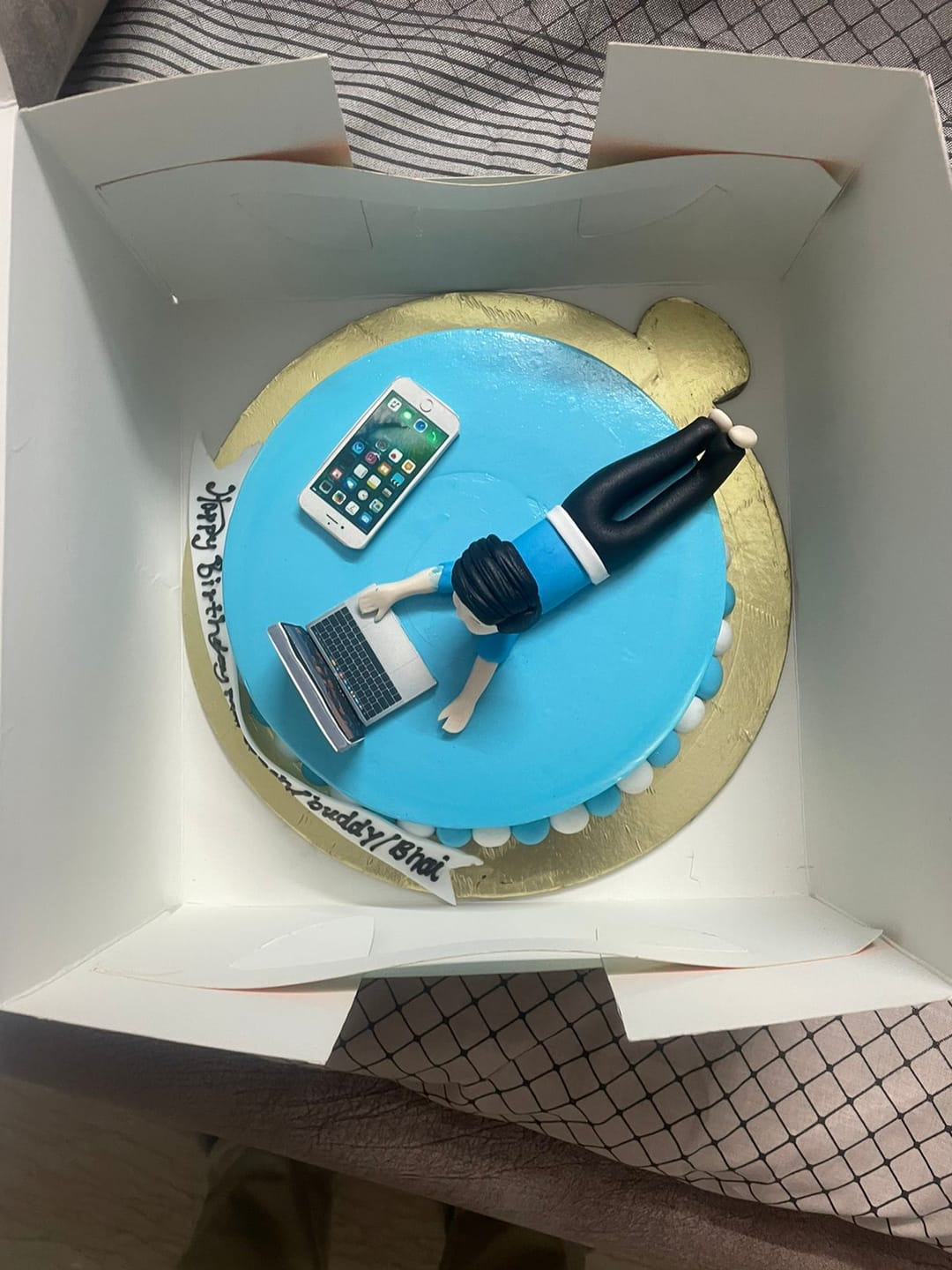 Customer photo review of Cake for a workaholic
