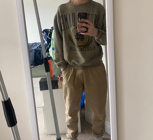 Customer photo review of Vintage Notre Dame Fighting Irish Sweatshirt Mens Small Green College