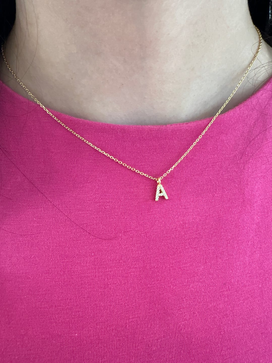 Customer photo review of Collar Dorado Inicial Zirconias