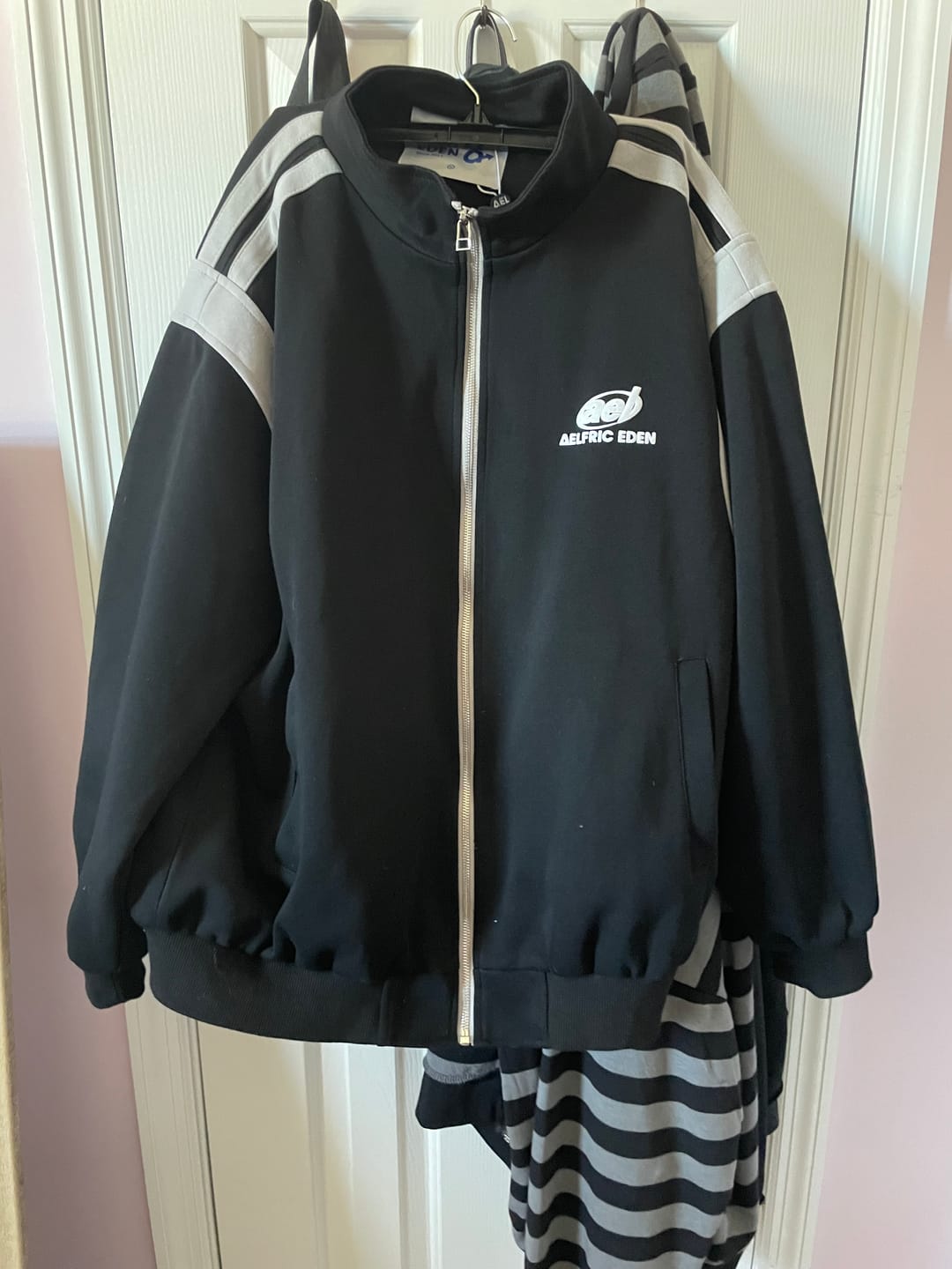 Customer photo review of Special Gift $39 Mystery Box【1 Piece Mystery Jacket】