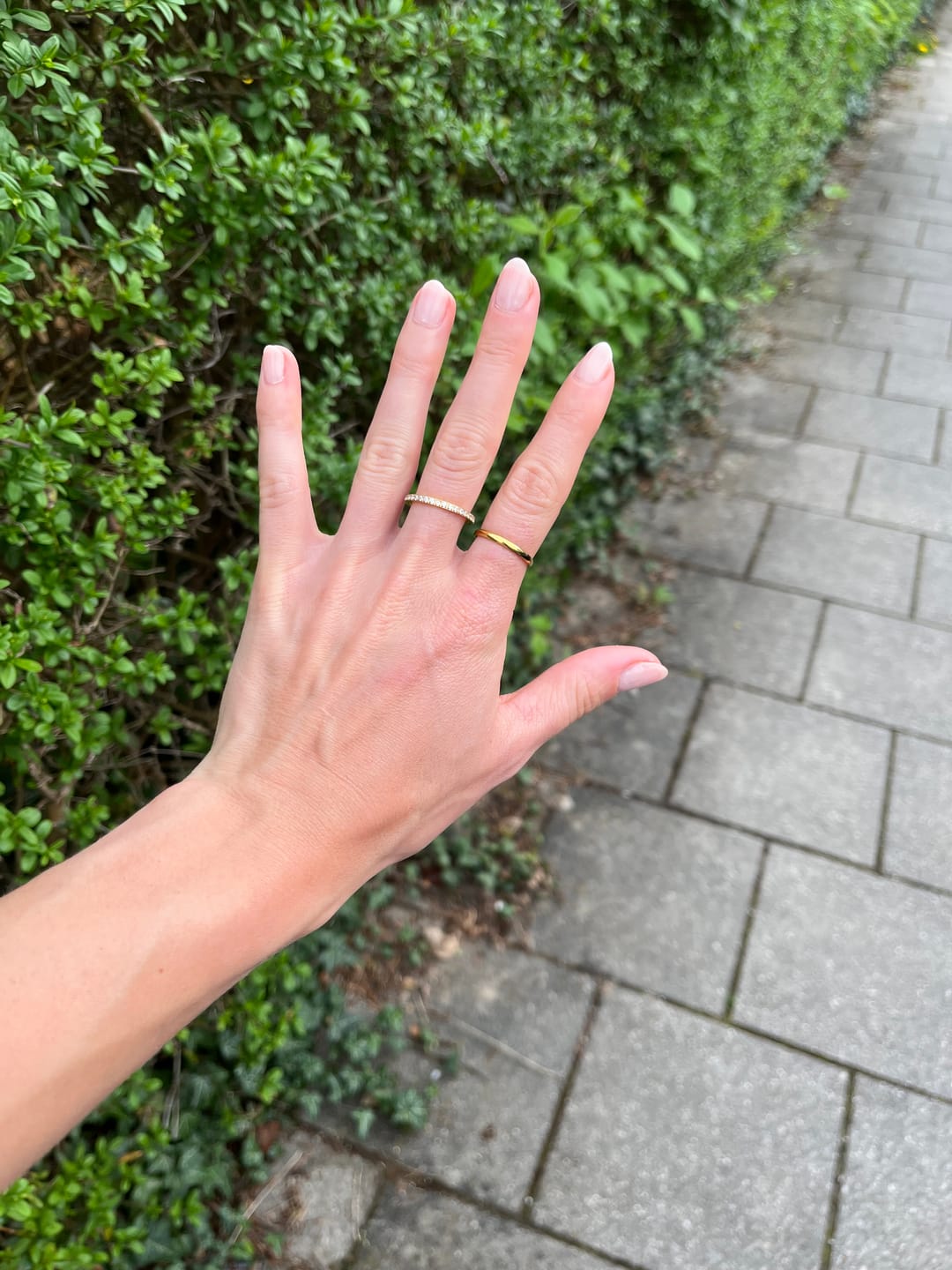 Customer photo review of Thin Lena Ring | 18K vergoldet