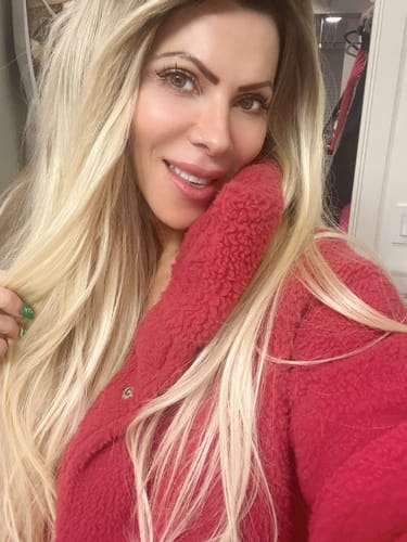 Customer photo review of Moresoo 3*5inch Hair Toppers For Women Ombre Brown to Blonde(#T10/613)