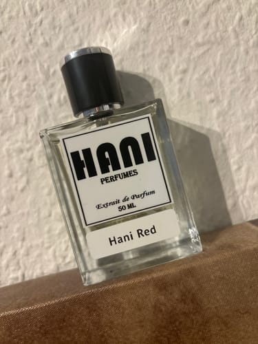 Customer photo review of Hani Red