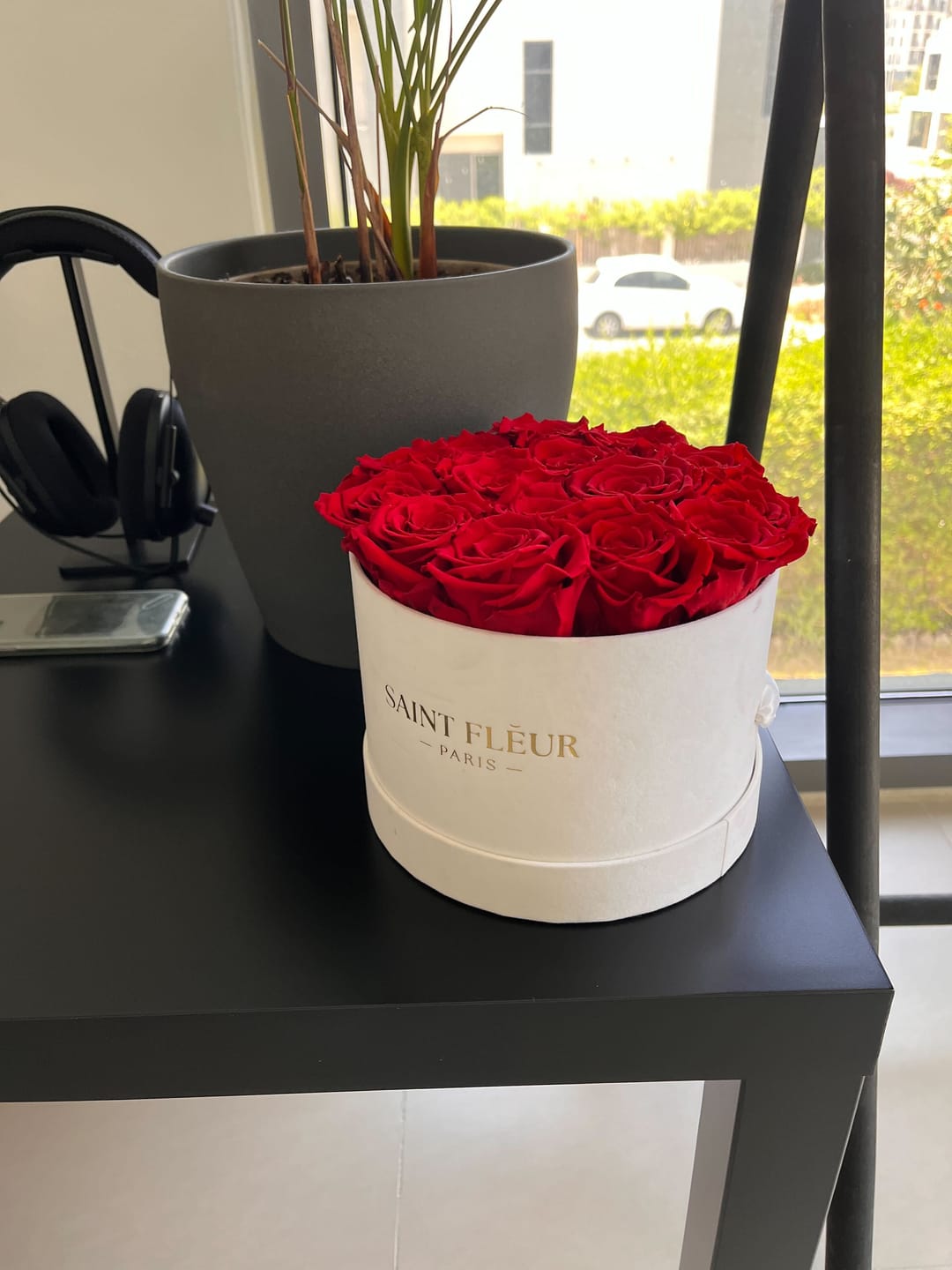 Customer photo review of Classic Round - White Classic Box