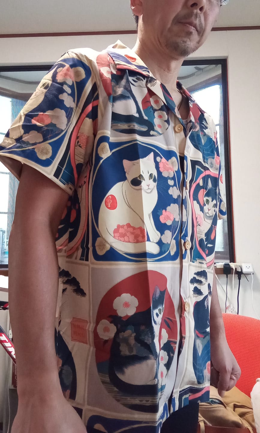 Customer photo review of 明治時代の猫 総柄 浮世絵風アロハシャツ