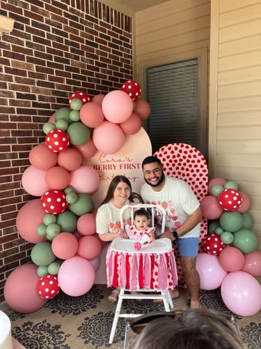 Customer photo review of Strawberry Patch Balloon Garland Kit