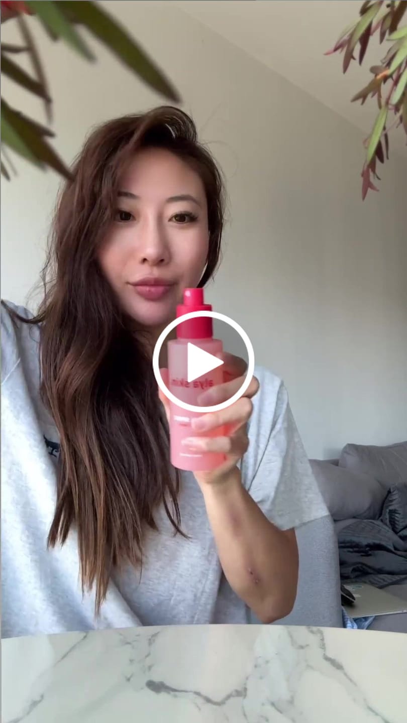 Customer video review of Facial Spritz