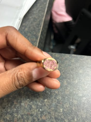 Customer photo review of Mélange Leo Signet Ring