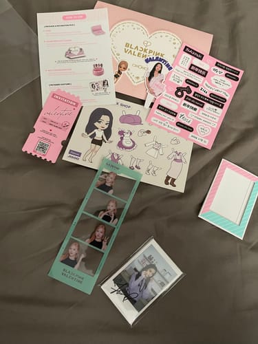 Customer photo review of BLACKPINK The Games Photocard Collection Loverly Valentine’s Edition
