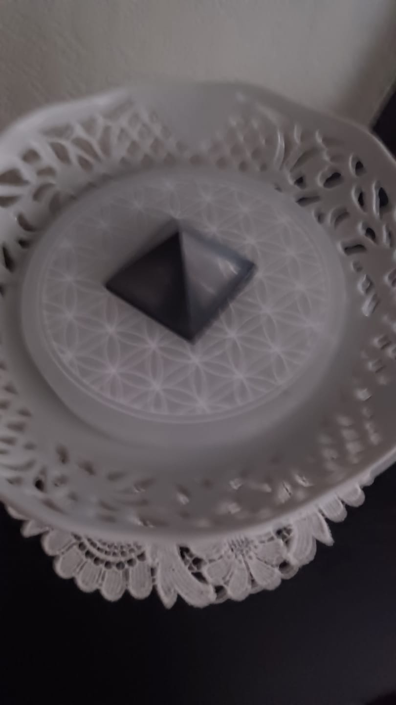 Customer photo review of Pyramide Shungite
