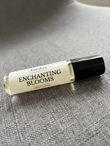 Customer photo review of ENCHANTING BLOOMS PERFUME OIL