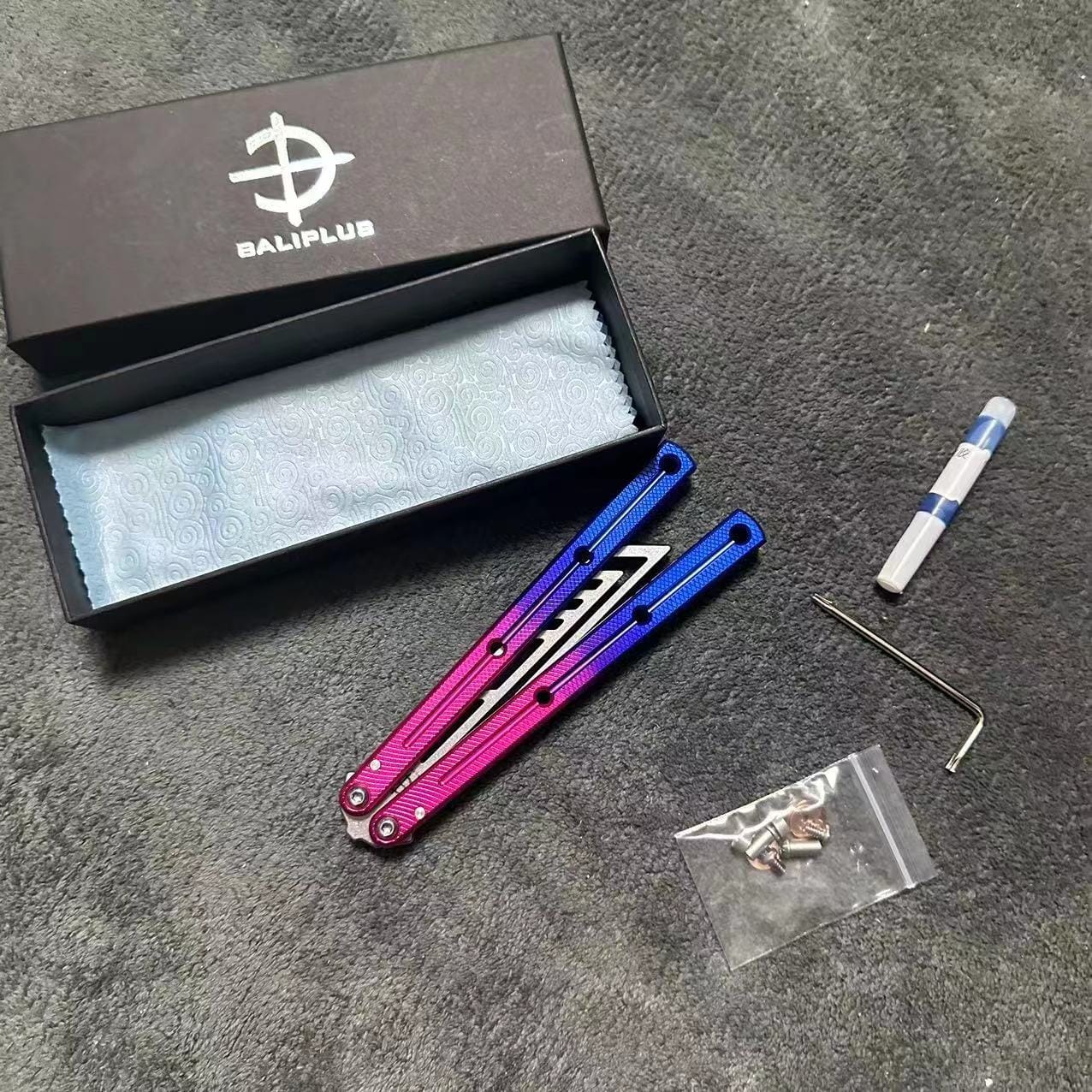 Customer photo review of baliplus 7075 Side slot version kraken v3 clone Aluminum alloy handle stainless steel blade Bushing