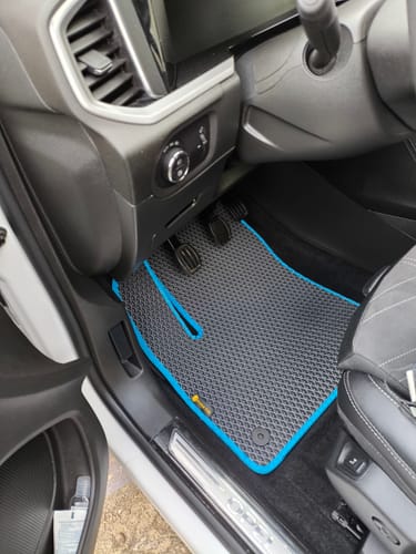 Customer photo review of Dywaniki samochodowe na zamówienie - Przód i tył