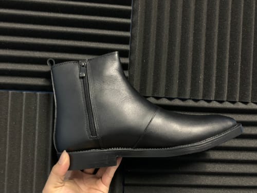 Customer photo review of Chelsea Boots With Zipper - Solid Black Leather (Crepe Sole)