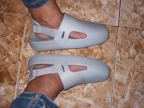 Customer photo review of Nike Men's Calm Mules