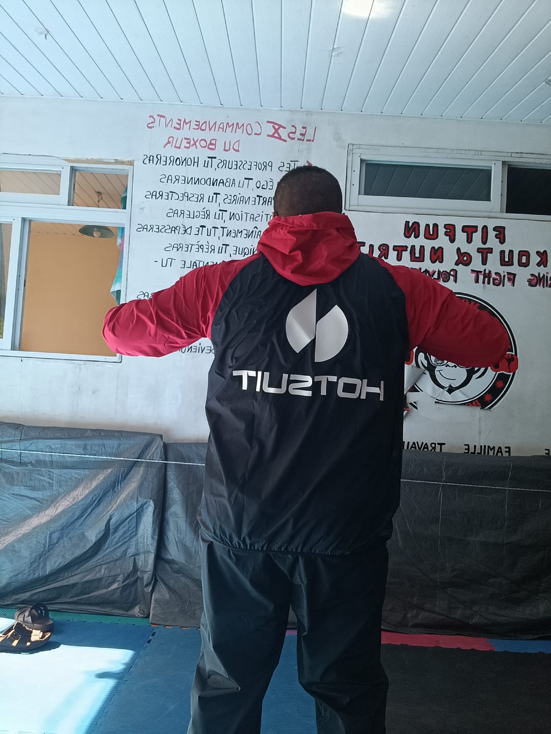 Customer photo review of HOTSUIT Men Contrast Long Sleeves Sauna Suit