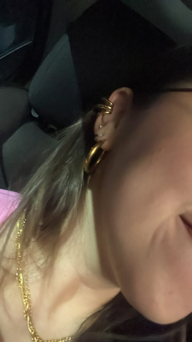 Customer photo review of Aretes Olivia
