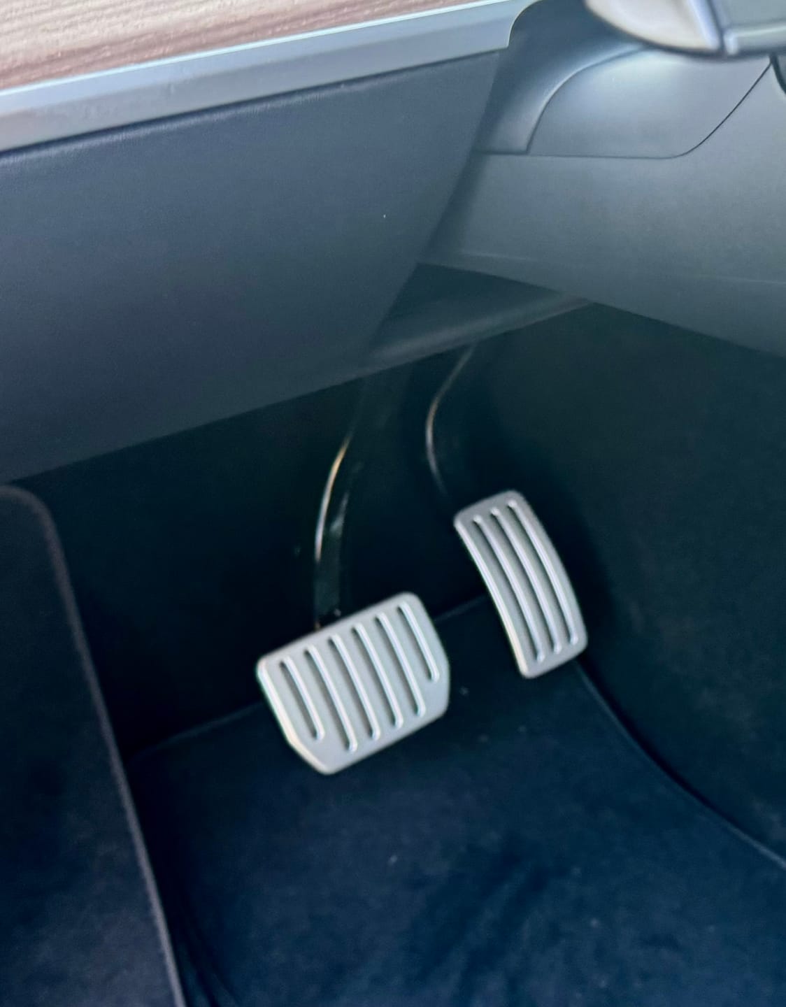 Customer photo review of 【Gen-II】TPARTS Performance Foot Pedal Set for Tesla Model 3 & Model Y