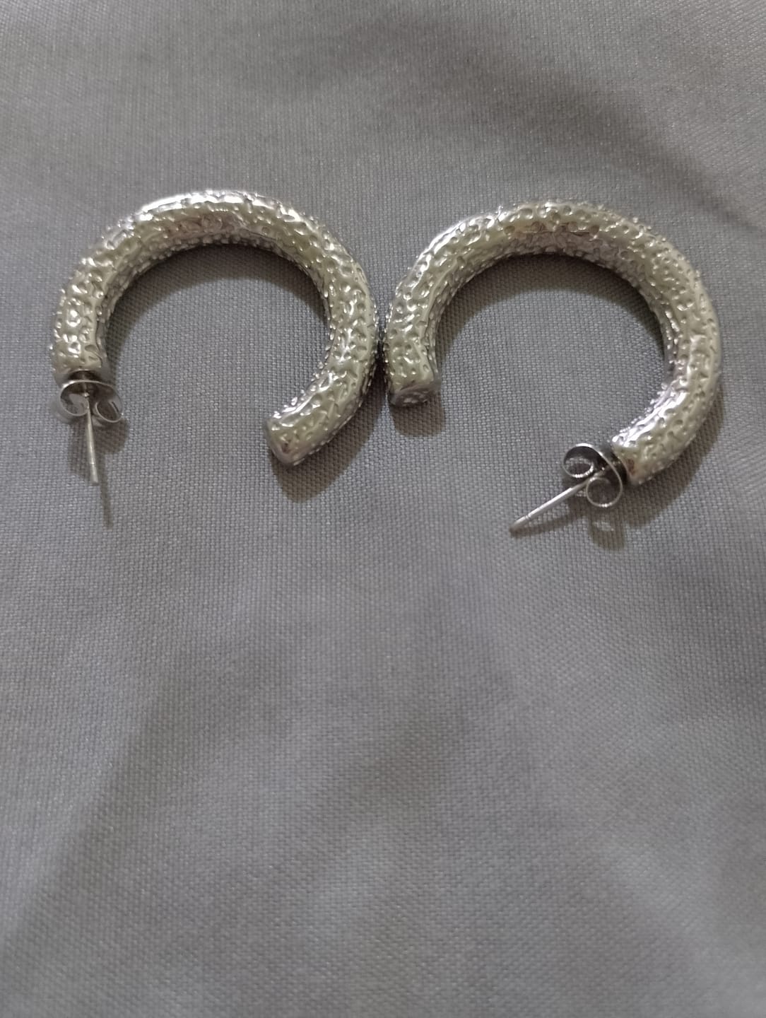 Customer photo review of Brinco de Argola Textura - Prata