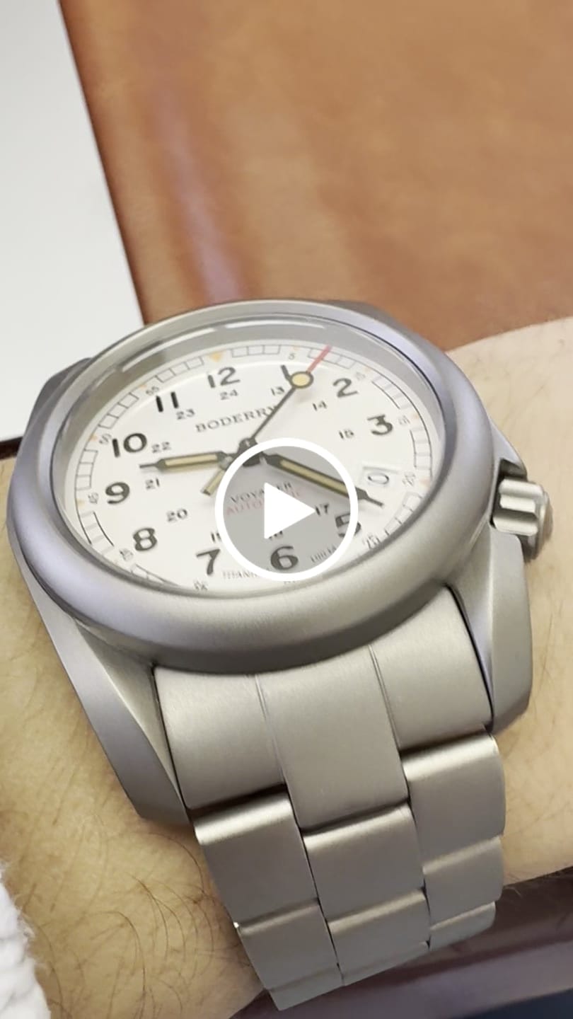 Customer video review of VOYAGER - 100M Waterproof Titanium Automatic Field Watch | White-bracelet