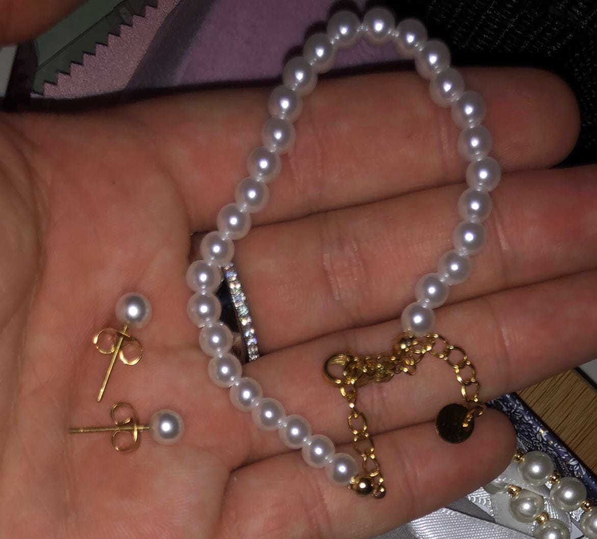 Customer photo review of Jacinta Perlen Ohrstecker | 18K vergoldet
