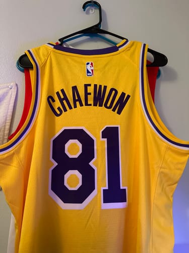 Customer photo review of Le Sserafim Basketball Jersey