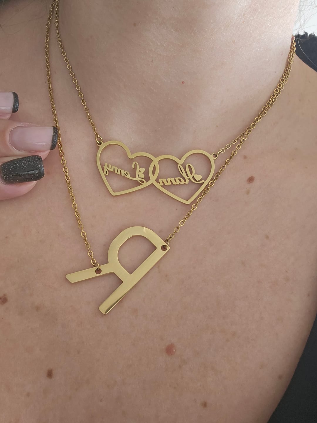 Customer photo review of Collier Double Coeur Personnalisé