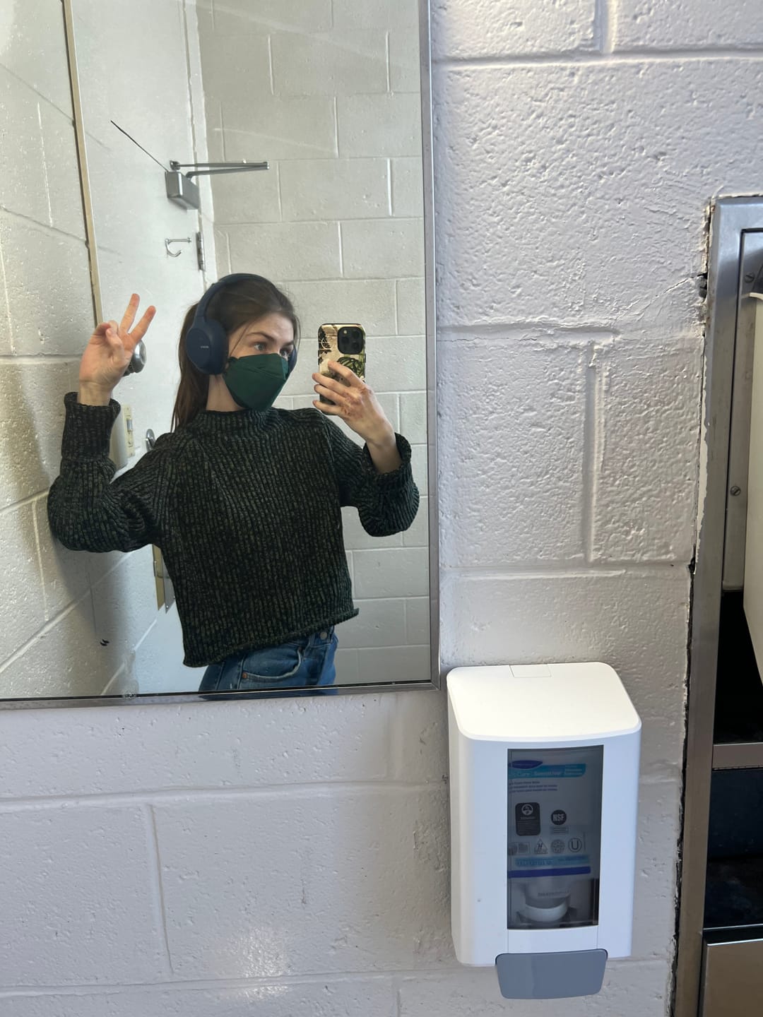 Customer photo review of Kind KN95 Respirator Face Mask: The Rich Collection