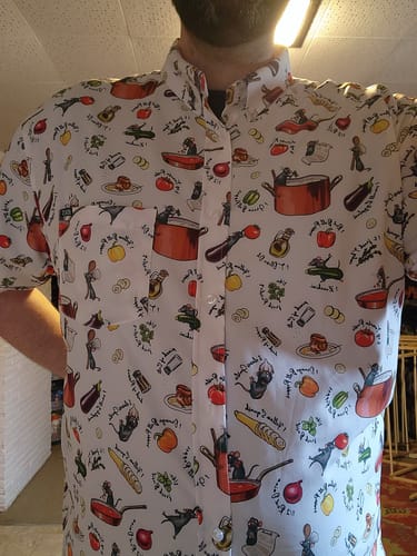 Customer photo review of Disney and Pixar Ratatouille "Bon Rat-Pétit" – KUNUFLEX Short Sleeve Shirt