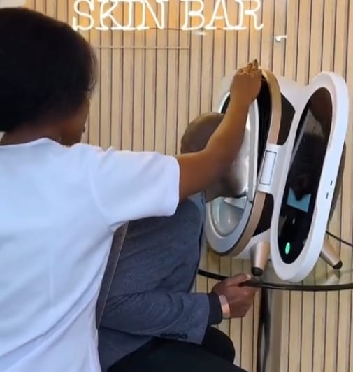 Customer photo review of Skin Analysis Machine M9