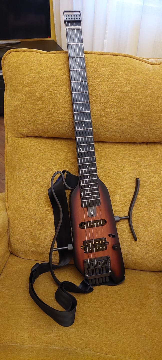 Customer photo review of Donner HUSH-X Guitare électrique guitare de voyage ultra-légère