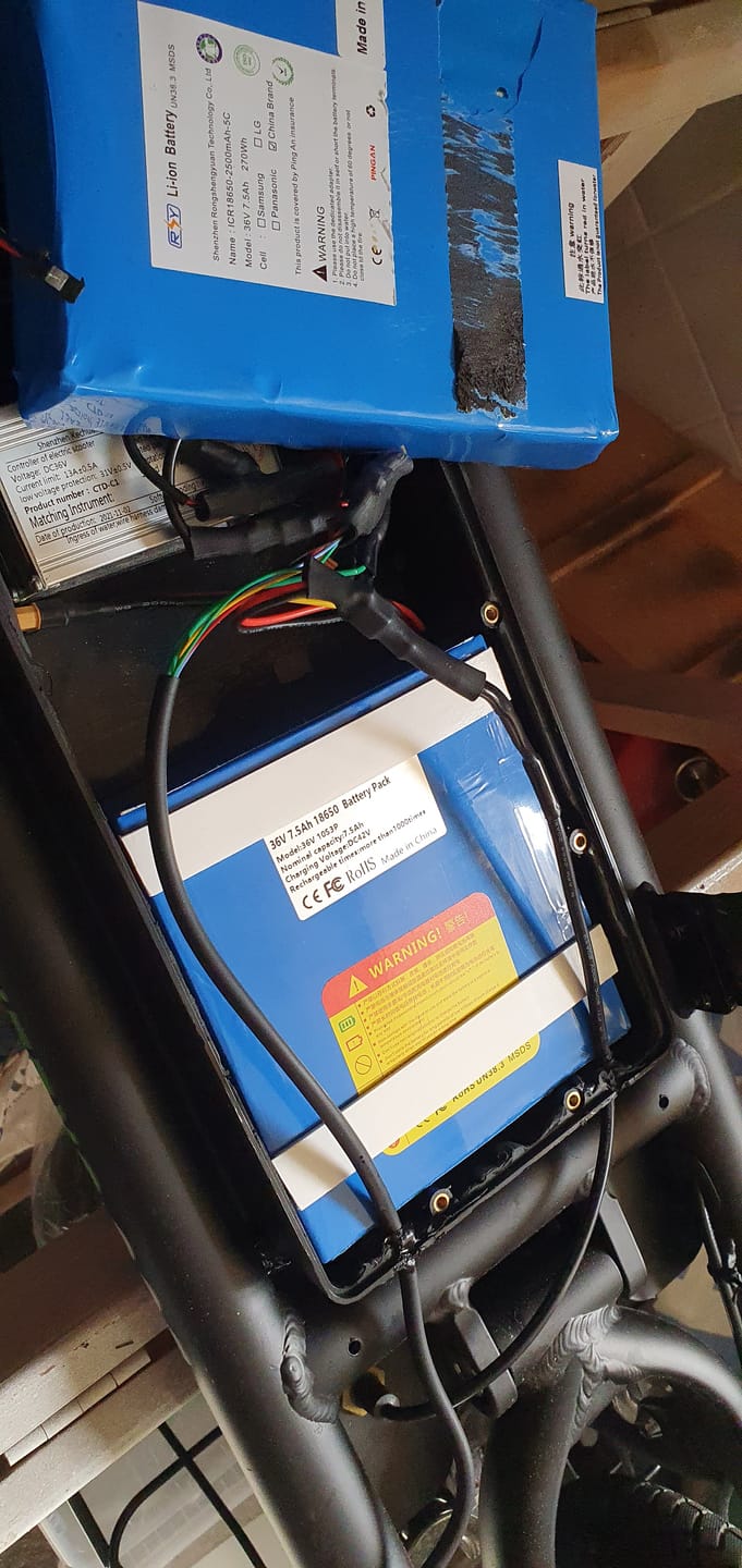 Customer photo review of 36V 7.5Ah Ersatz Akku modifizierte Fahrräder Schutz für Doc Green EKS 77 Elektroroller XT60 SM Stecker