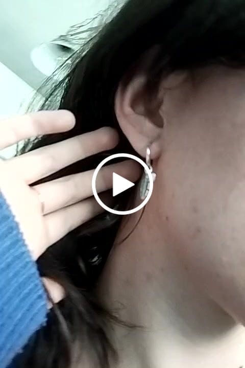 Customer video review of Pendientes Plumas de Amor