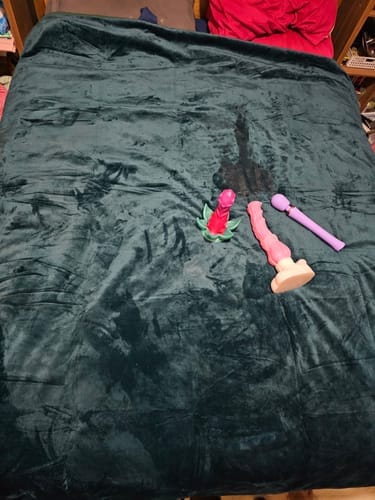 Customer photo review of Waterproof Splash Blanket™️ - Emerald Green Double Veluxe