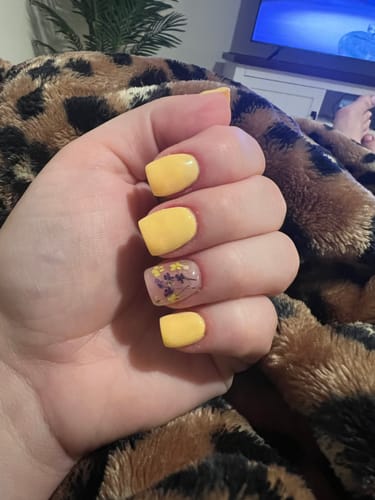 Customer photo review of D726 Honey Yellow Crème Dip Powder