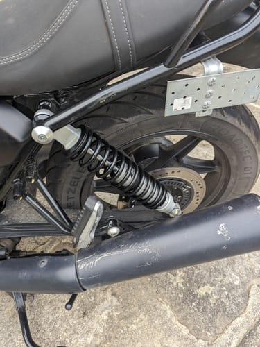 Customer photo review of Amortisseurs Shock Factory 2WIN pour Moto Guzzi V7 850 2021-22
