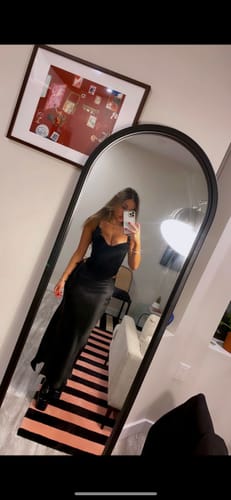 Customer photo review of Naomi Velvet - Black