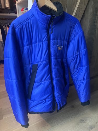 Customer photo review of Mountain Hardware Jacket Mens Medium Purple Coat Outdoors