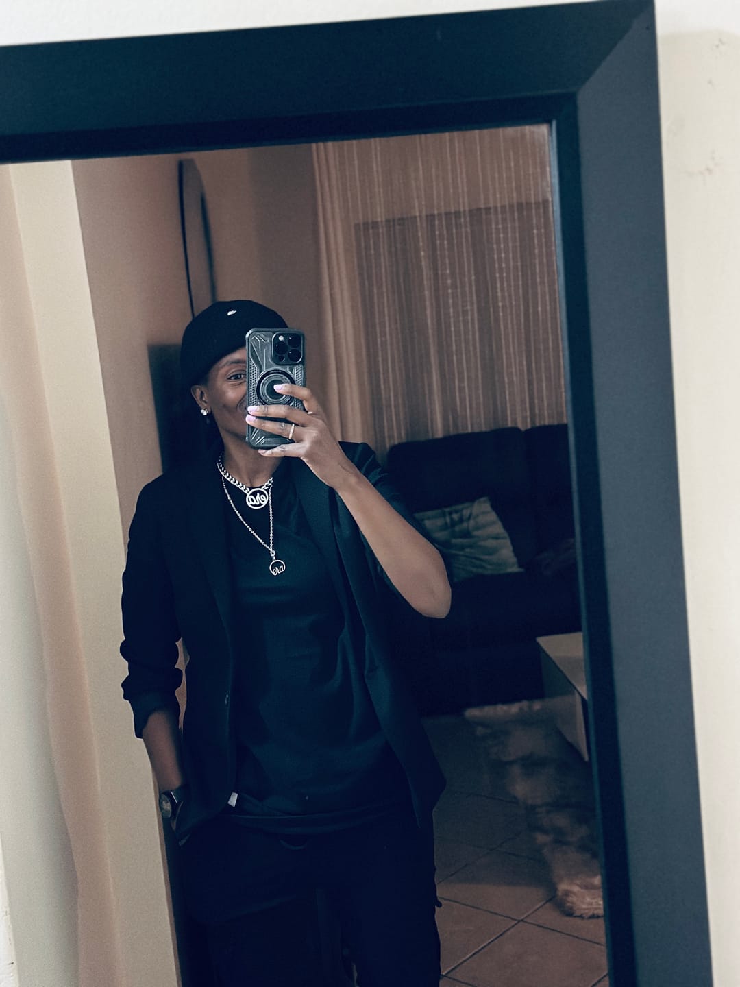 Customer photo review of Era Luxe Silver Choker