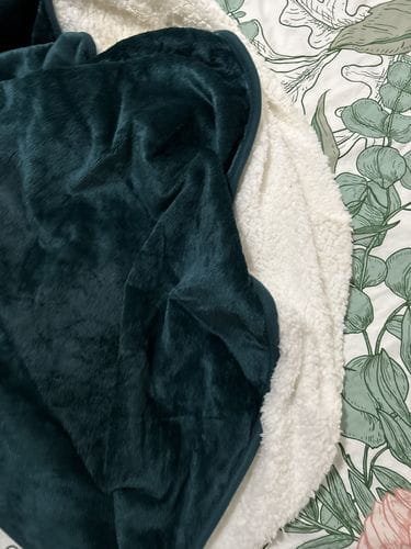 Customer photo review of Waterproof Splash blanket™ - Emerald Green The OG